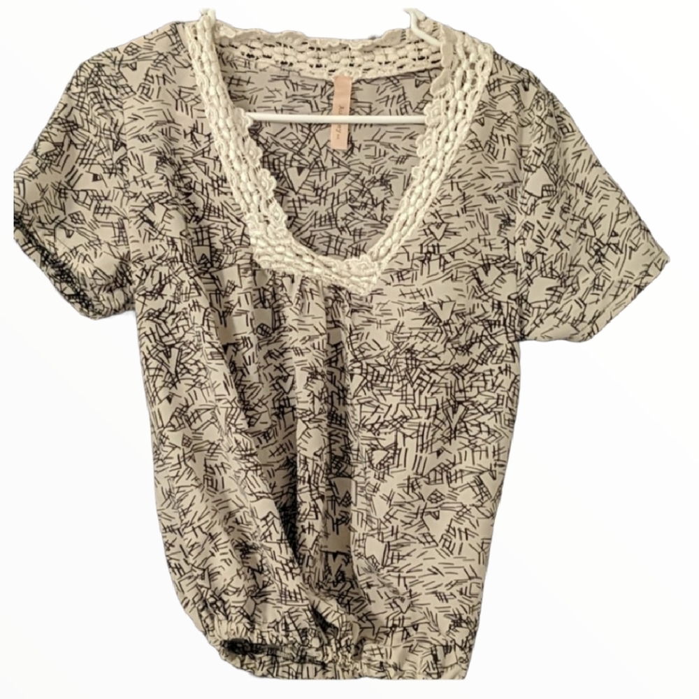 Black and white patterned top